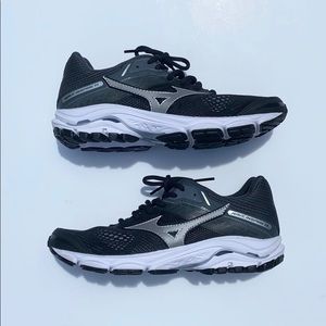 Mizuno Black Wave Inspire 15 Running Shoes